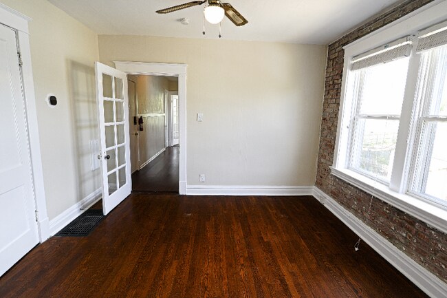 Foto del edificio - 4988 Odell St