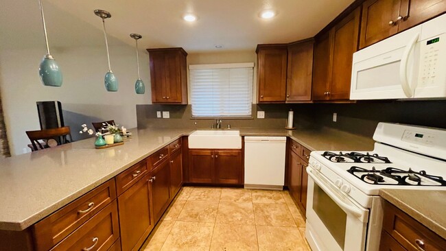 Building Photo - 4 Bedroom South Redlands Gem Waiting For Y...