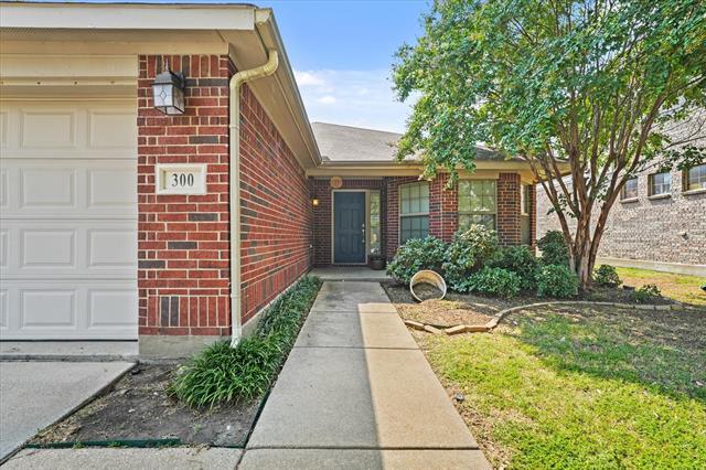Building Photo - 300 Bluefinch Dr