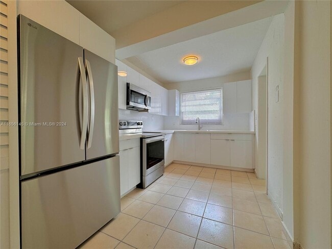 Foto del edificio - 211 NW 43rd Ave