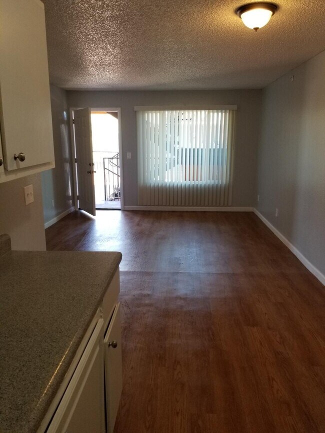 Building Photo - 3949 E Monte Vista Dr