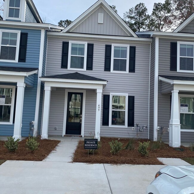 Building Photo - Brand New Townhome in The New Hampton Wood...