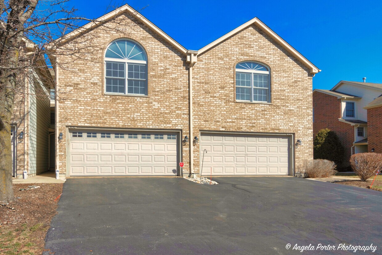 5850 Fieldstone Trail, McHenry, IL 60050 Townhome Rentals in McHenry