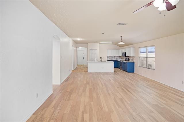 Building Photo - 1938 Castaway Dr