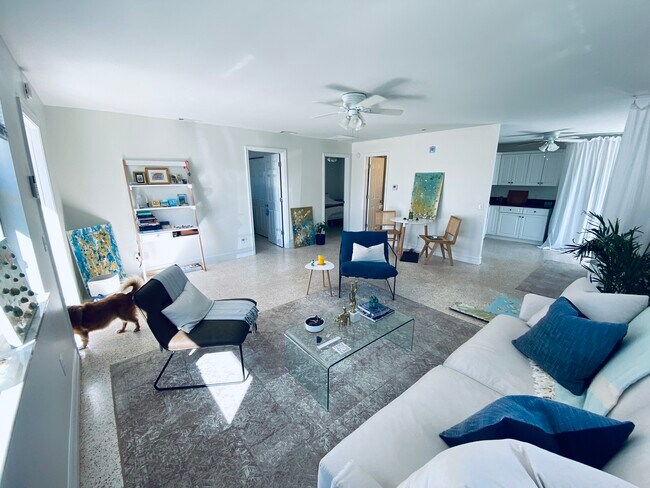 Foto del edificio - 843 102nd Ave N