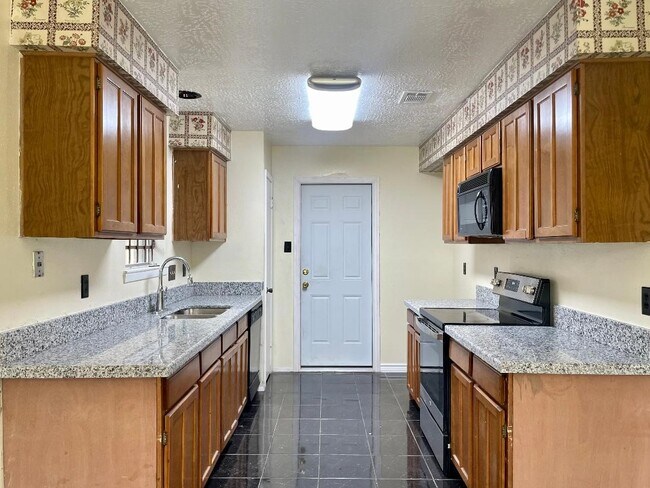 Building Photo - 13410 Natasha Ln