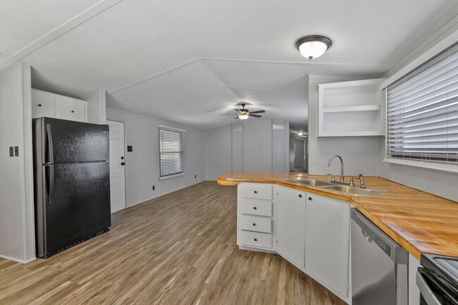 Foto del edificio - 6516 Blue Water Ct
