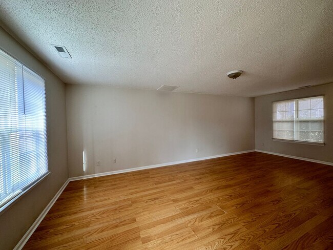 Foto del edificio - Exclusively offered by MUSE REALTY, LLC