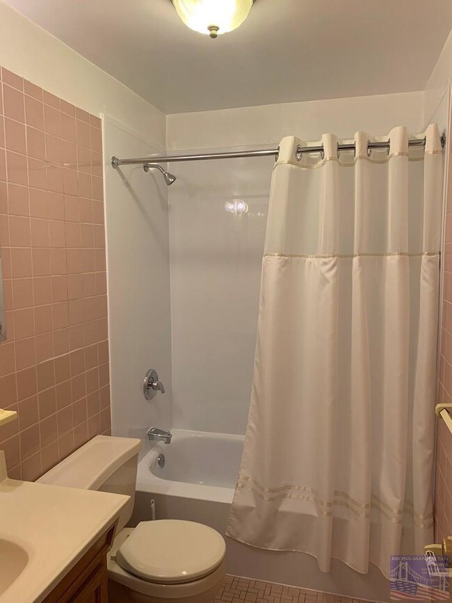 Foto del edificio - 5465 Fieldston Rd