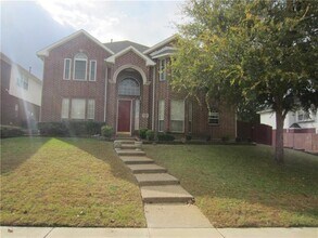 Building Photo - 1800 Chester Dr