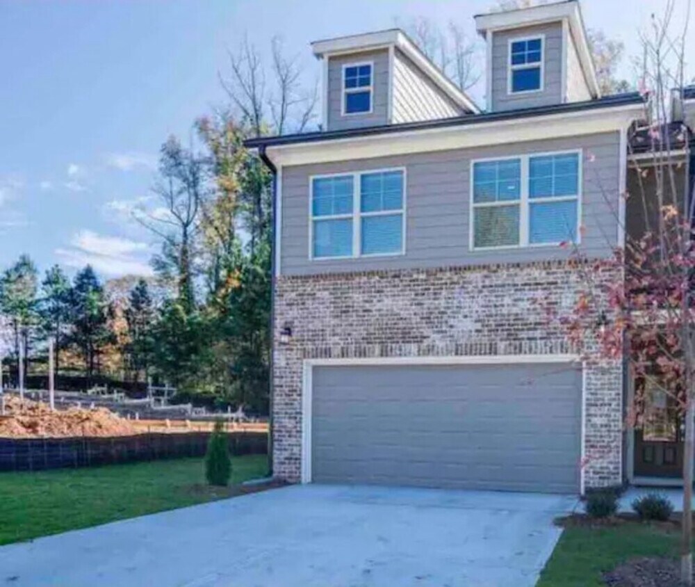 Foto principal - 540 Monticello Blvd SE