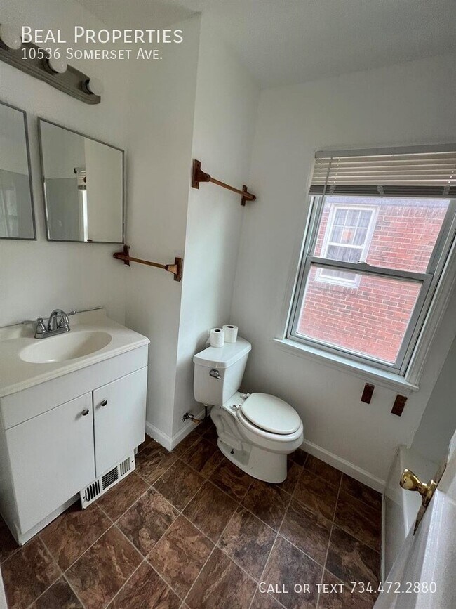 Foto del edificio - 10536 Somerset Ave