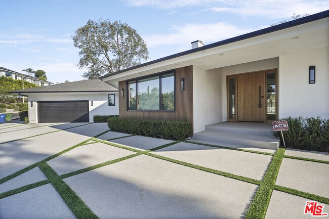 Building Photo - 4097 Sapphire Dr