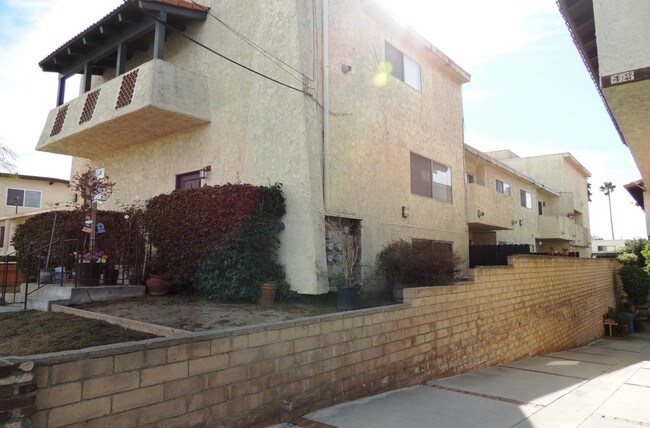 Foto del edificio - 423 N Elena Ave