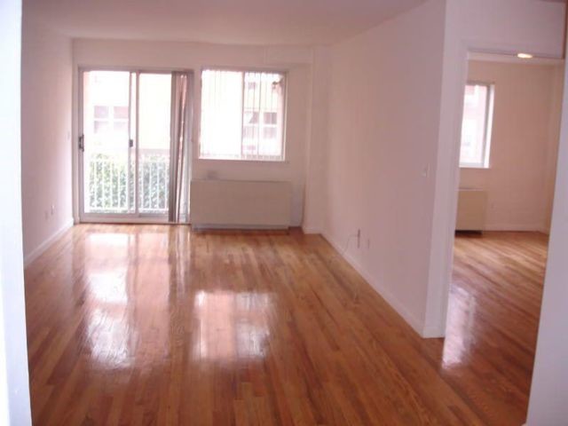 Foto del edificio - 110-06-110-72 72nd Ave