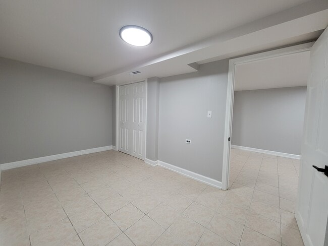 Foto del edificio - 3039 S Throop St