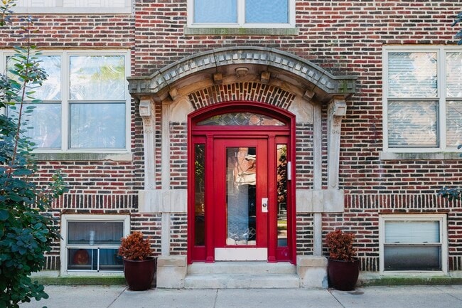 Building Photo - 1243 W Rosemont Ave