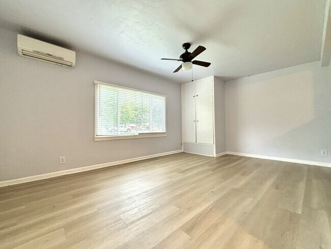 Foto del edificio - 3816 W Albion St