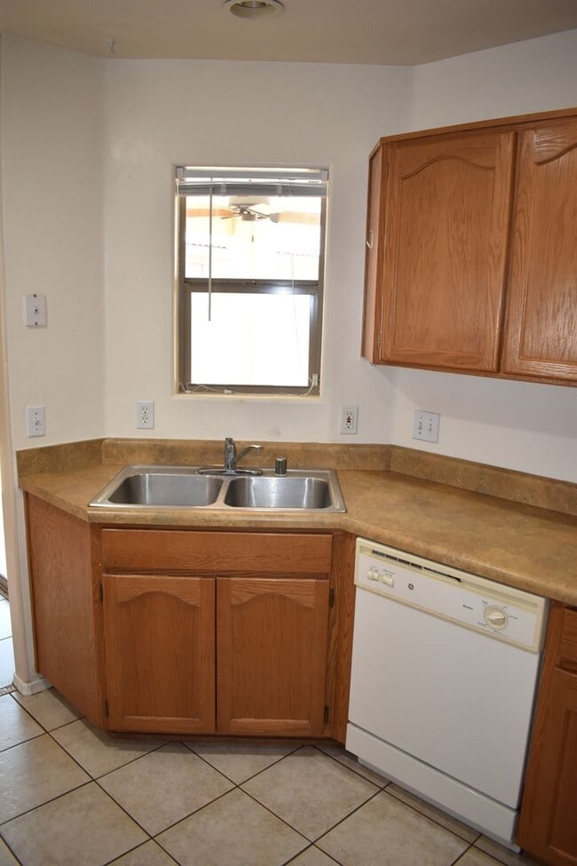 Foto del edificio - 2112 Calle Sabo