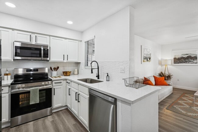 Building Photo - Arcadia Cove Apartment Homes