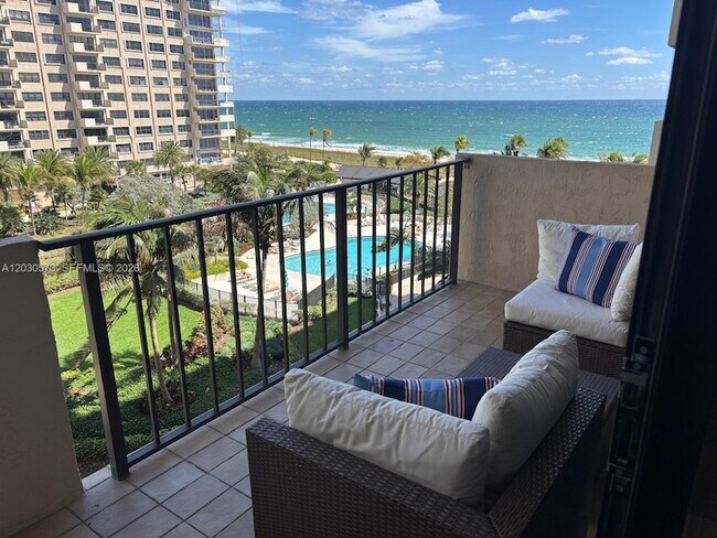 Foto del edificio - 4900 N Ocean Blvd