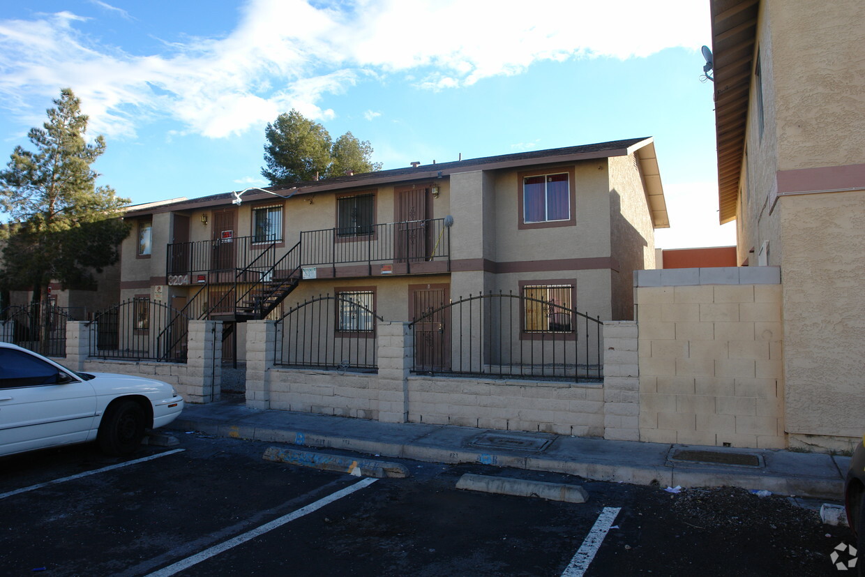 Primary Photo - Arroyo Apartments