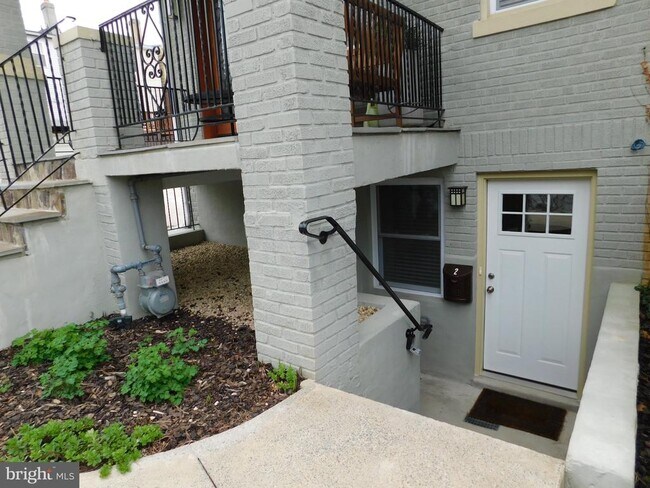Foto del edificio - 308 Webster St NW