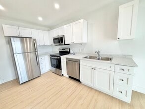 Building Photo - 124 Wallace Ave