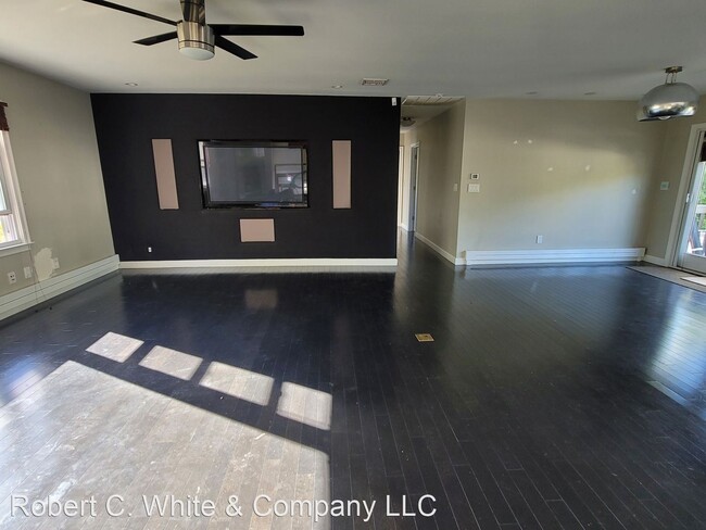Building Photo - 4 br, 2 bath House - *4 Hickory Hill Road