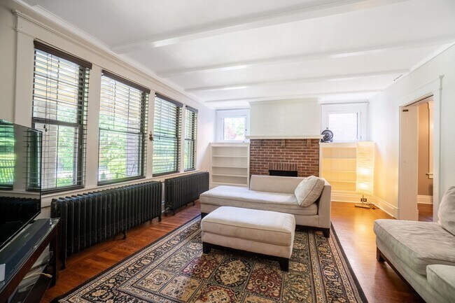 Foto del edificio - 6609 Church Ave