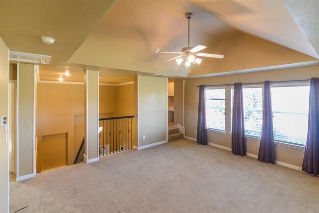 Building Photo - 1208 Somerset Dr