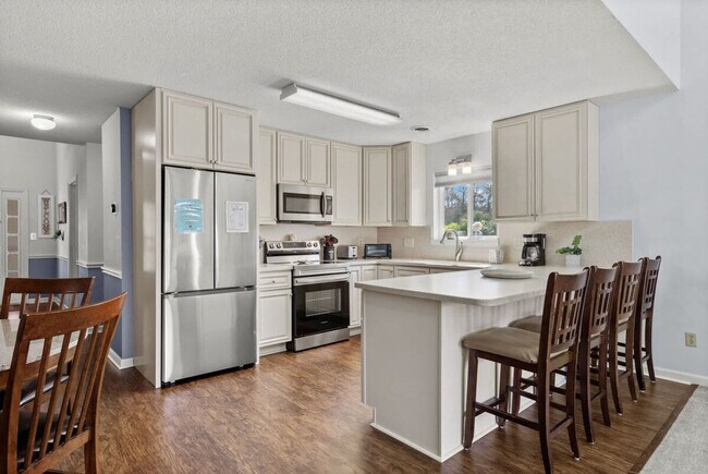 Foto del edificio - 1920 Bent Grass Dr