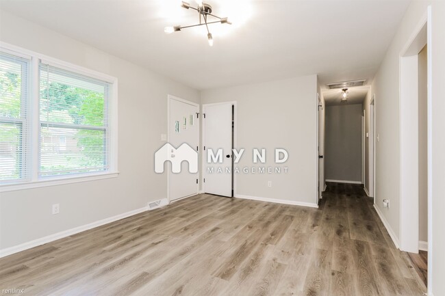 Building Photo - 3 br, 1 bath House - 612 Echodale Dr