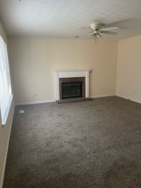 Foto del edificio - 1710 W Poplar St