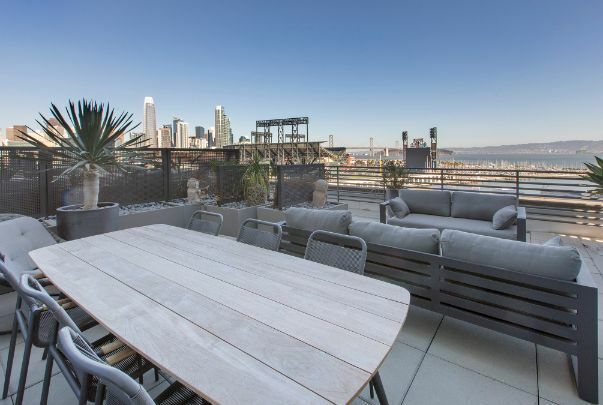 Foto del edificio - 1000 3rd St