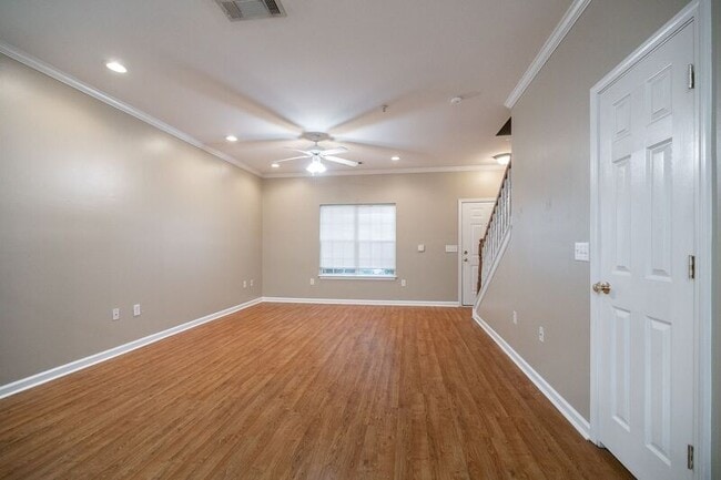 Building Photo - 205 Woodstone Dr