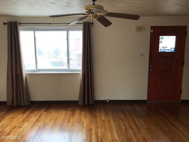Building Photo - 3 br, 1 bath House - 1405 Belasco Ave