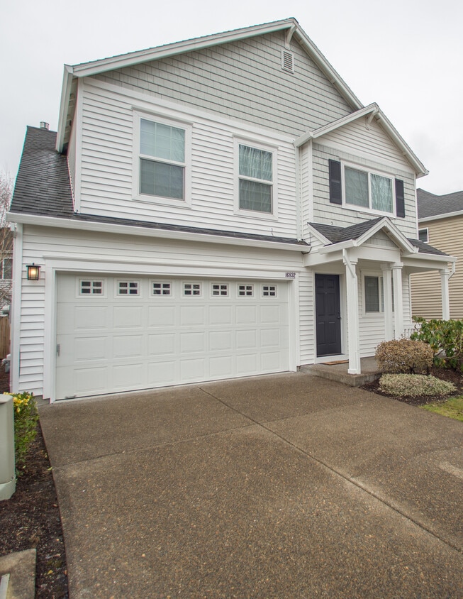 Photo - 16832 NW Oak Creek Drive ~ Beautiful 2-Story Bethany Home