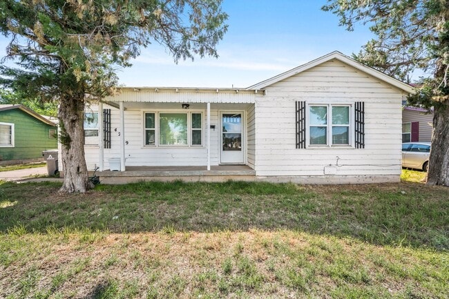 Building Photo - Two bedroom house for lease