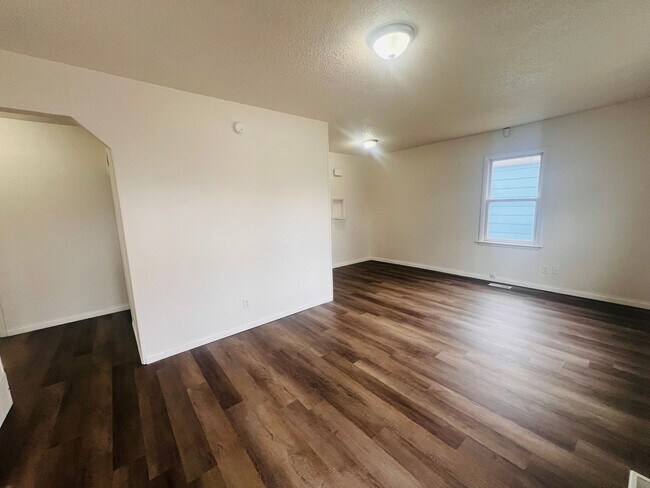 Foto del edificio - Beautifully Updated 4 Bedroom 1.5 Bathroom Home located Northeast Wichita, KS.