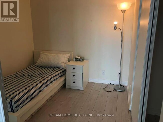 Photo du bâtiment - 2805 - 898 PORTGAGE PARKWAY