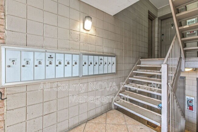 Foto del edificio - 6308 Hil-Mar Dr