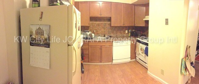 Foto del edificio - 370 Monmouth St