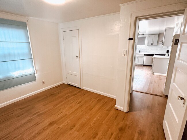 Building Photo - Newly Renovated Home Available Now!