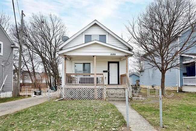 Building Photo - 1599 Mooberry St