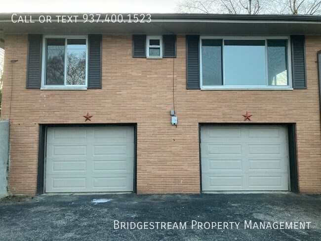 Foto del edificio - Spacious 3 bedroom, 2 full bath house with...