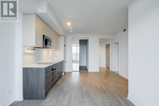 Photo du bâtiment - 1926 Lake Shore Blvd W