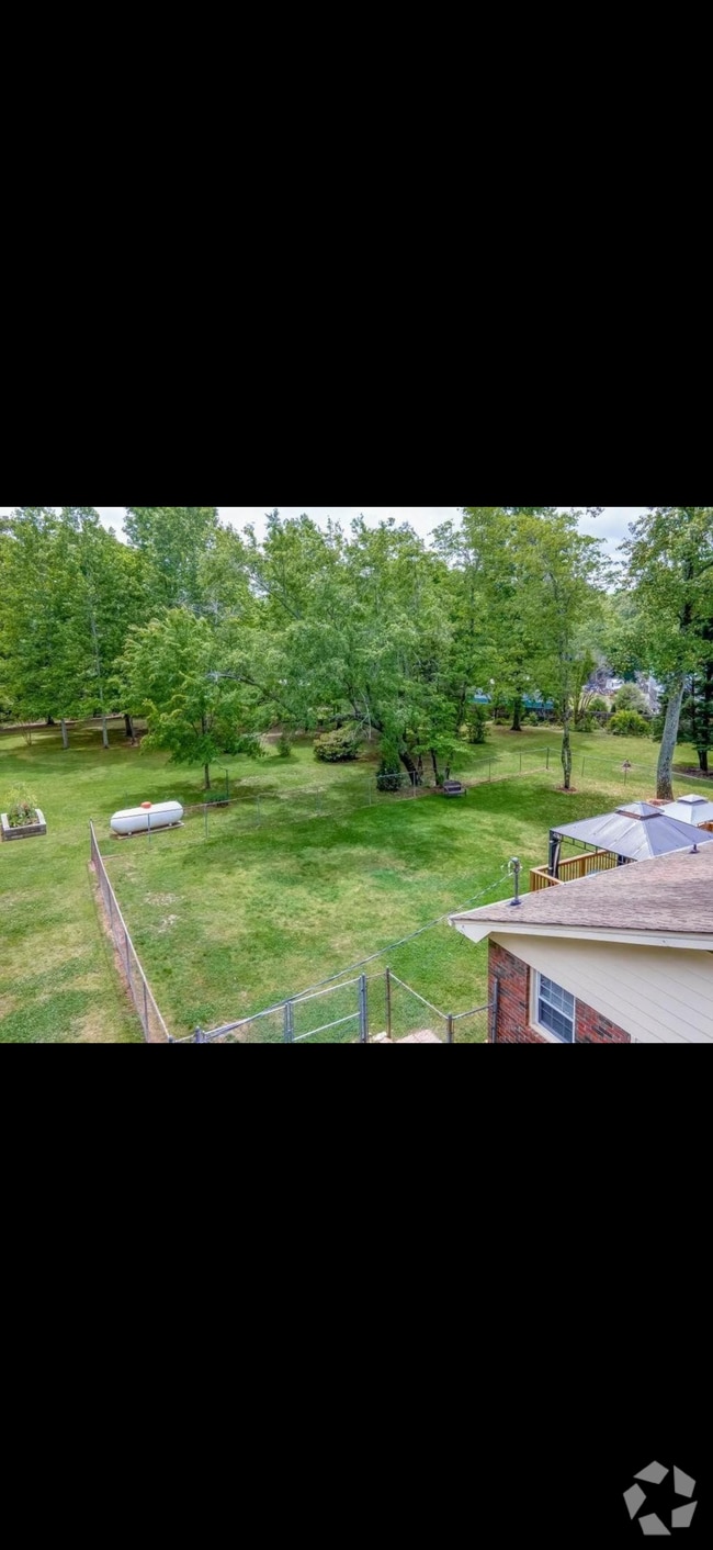 Building Photo - 2173 Holly Ct