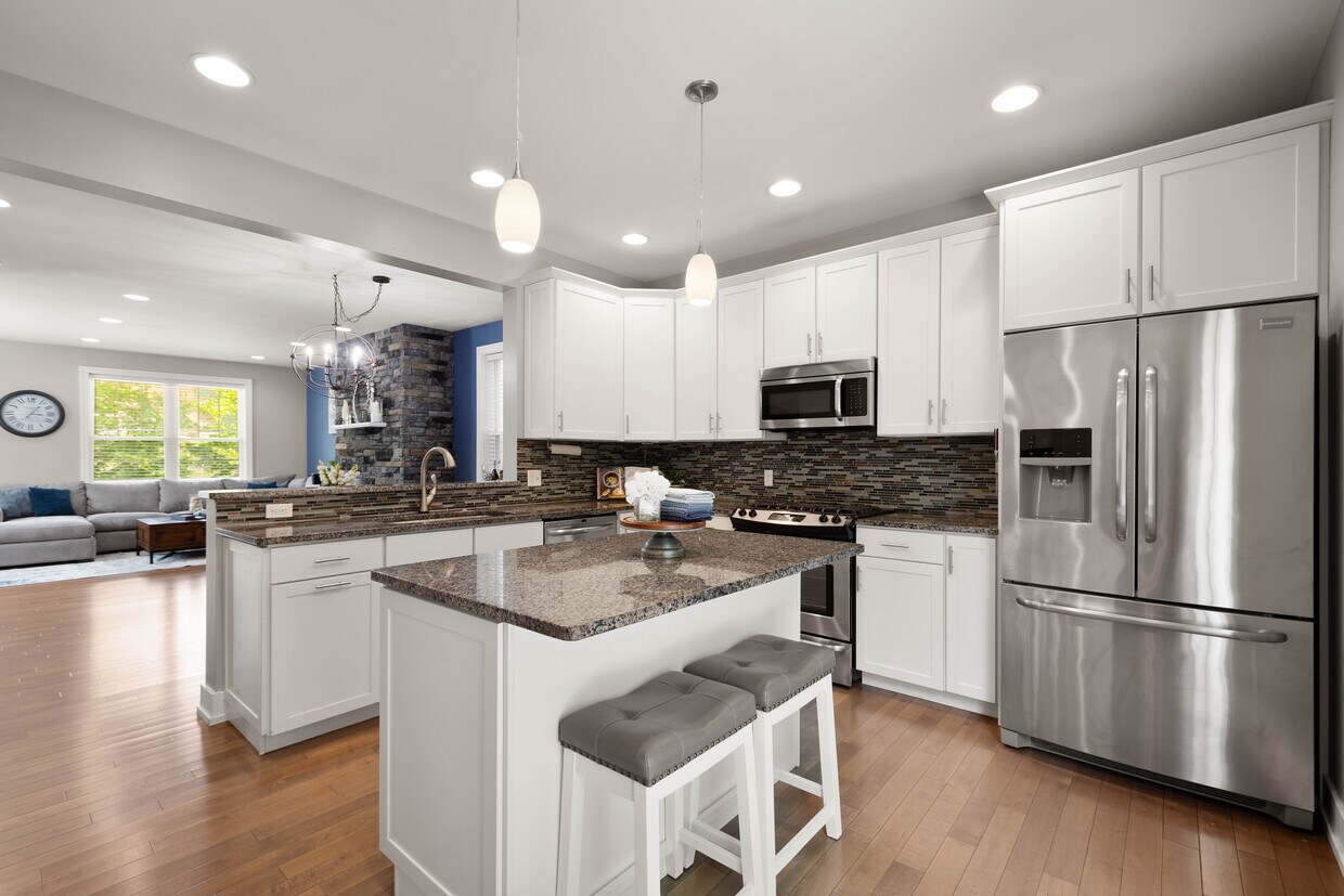 Foto principal - 355 Woodruff St