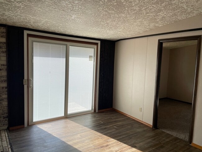 Foto del edificio - BEAUTIFUL THREE BEDROOM AT SILVER LAKE